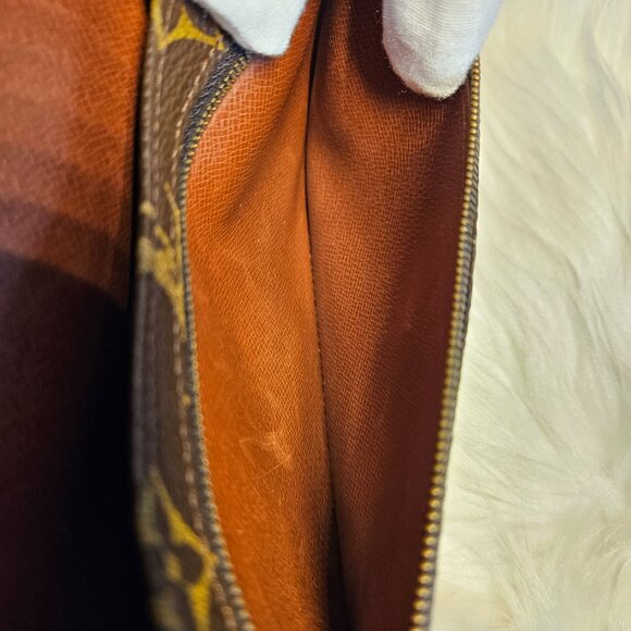 LV Monogram Pochette Rabat 17 Clutch - Picture 9 of 17